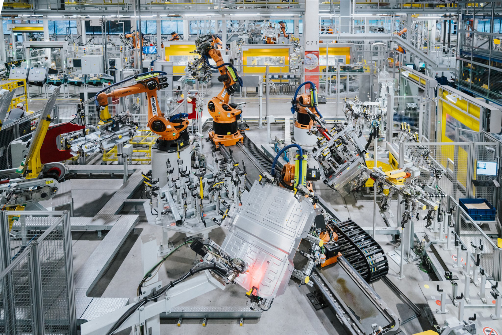 跨国企业，开始为中企“代工”