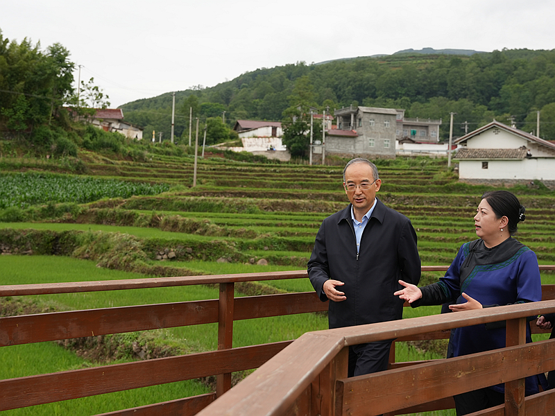 黄强在凉山调研时强调
坚决巩固脱贫攻坚成果扎实推动高质量发展「相关图片」