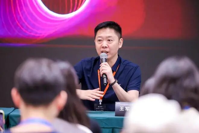 李书福传棒印奇:吉利智驾布局收官